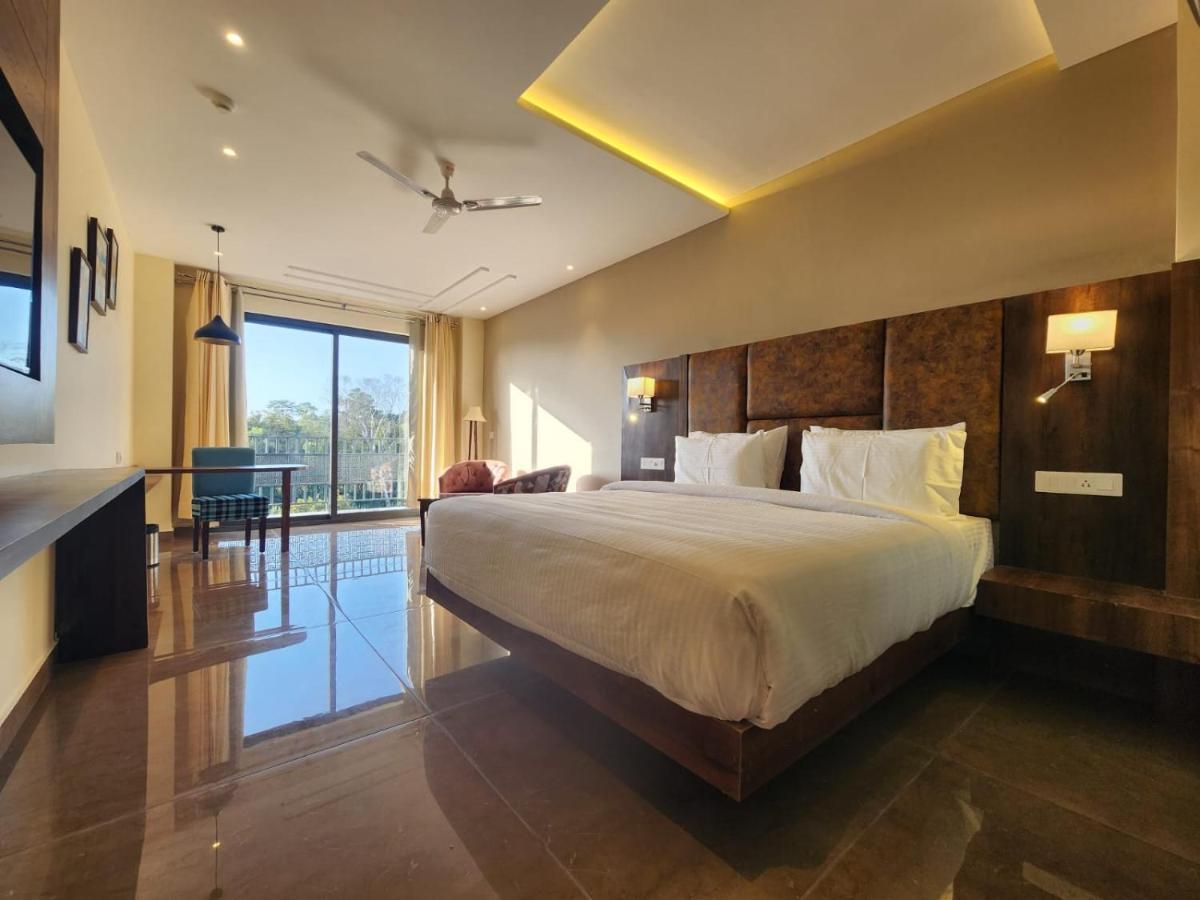 Aachman River And Valley View Resort Dharamshala - A Riverside Resort With Balcony View Exterior foto