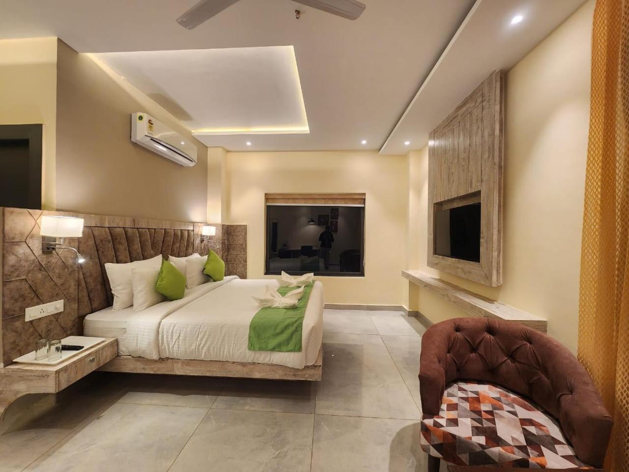 Aachman River And Valley View Resort Dharamshala - A Riverside Resort With Balcony View Exterior foto